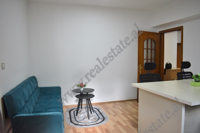 Office&nbsp; for rent in Barrikada Street near Skenderbeg Square&nbsp;&nbsp;in Tirana.

The flat i